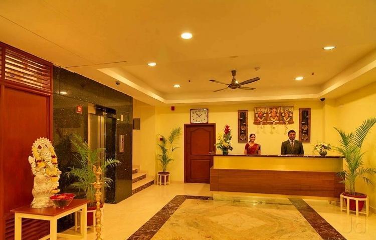 Dhanunjayas Luxury Hotel Hosūr Екстериор снимка